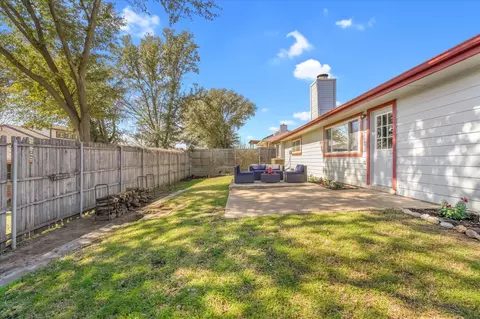 Exterior - 202 Springridge Ln, Euless, TX 76039 photo 4 of 6