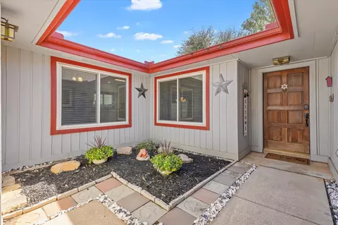 Exterior - 202 Springridge Ln, Euless, TX 76039 photo 2 of 6