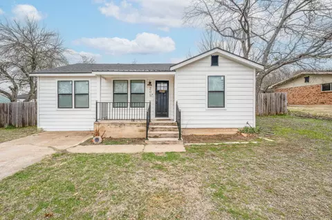 205 5th St, Weatherford, TX 76086