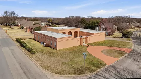 2613 W Cascade Dr, Sherman, TX 75092