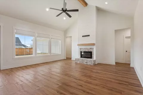 Living - 800 Forward Pass Dr, Hewitt, TX 76643 photo 3 of 5