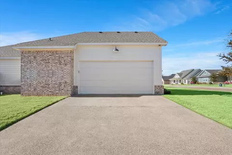 Exterior - 800 Forward Pass Dr, Hewitt, TX 76643 photo 5 of 5