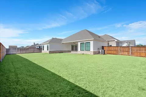Exterior - 800 Forward Pass Dr, Hewitt, TX 76643 photo 3 of 5