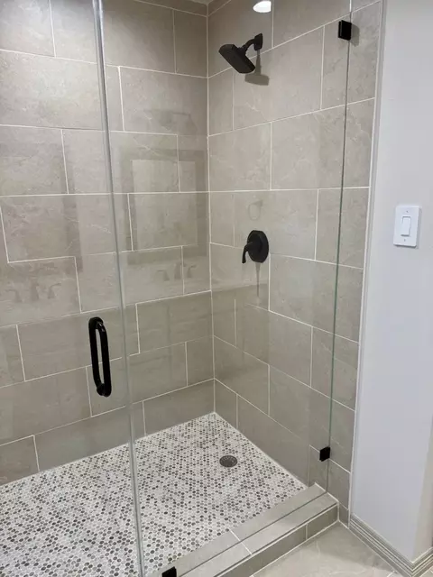 Bath - 3601 Scott Dr, Rowlett, TX 75088 photo 2 of 3