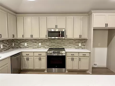 Kitchen - 3601 Scott Dr, Rowlett, TX 75088 photo 3 of 4