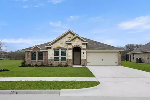 2607 Streamside Dr, Burleson, TX 76028