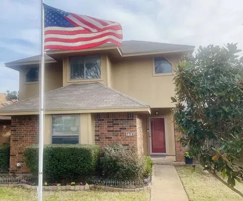 758 Red Oak Dr, Lewisville, TX 75067