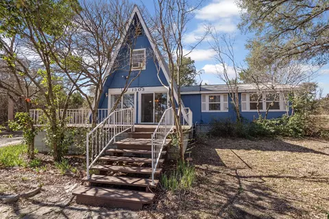 1303 W Seneca Ct, Granbury, TX 76048