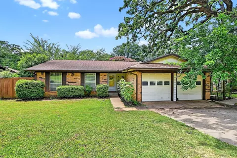 813 Glen Key St, Denison, TX 75020