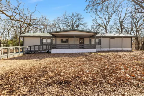 107 Meadowlark Ln, Mabank, TX 75156
