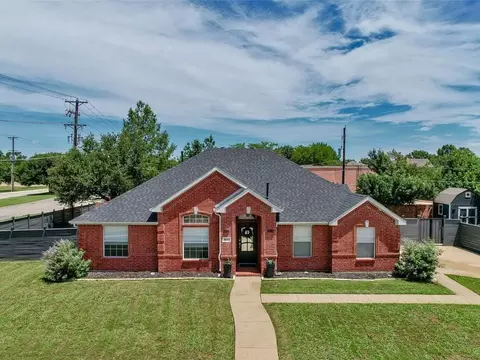 8613 Lakeside Dr, Rowlett, TX 75088