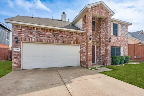 7705 Tin Cup Dr, Arlington, TX 76001