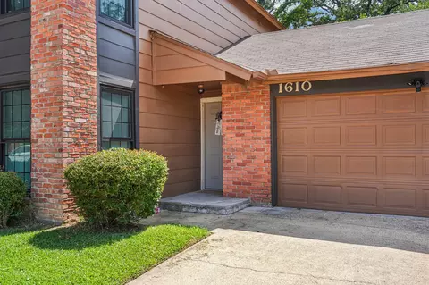 1610 Brentwood Dr, Irving, TX 75061