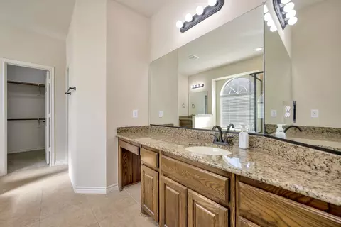 Bath - 2805 Stackhouse St, Keller, TX 76244 photo 3 of 3