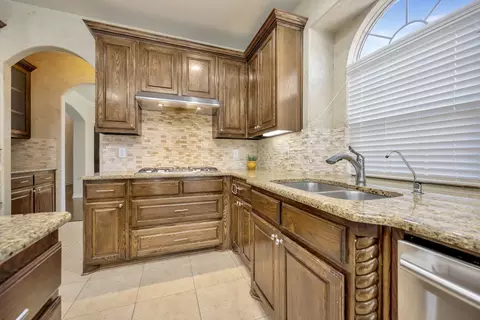 Kitchen - 2805 Stackhouse St, Keller, TX 76244 photo 2 of 5