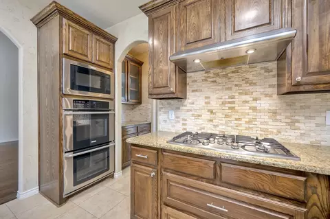 Kitchen - 2805 Stackhouse St, Keller, TX 76244 photo 5 of 5
