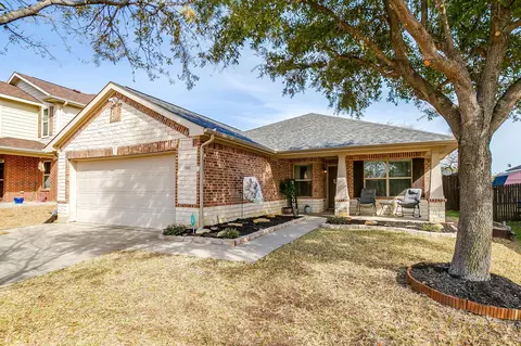1911 Castaway Dr, Grand Prairie, TX 75051