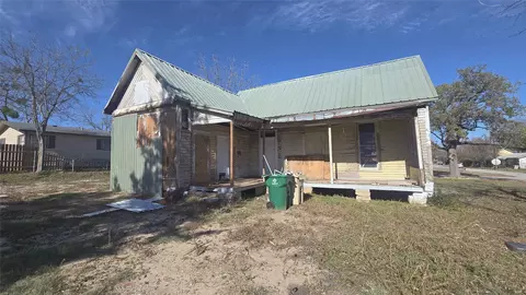 308 E Duncan Ave, Comanche, TX 76442 photo 5