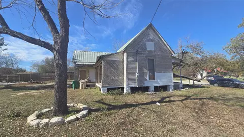 308 E Duncan Ave, Comanche, TX 76442