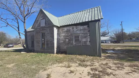 308 E Duncan Ave, Comanche, TX 76442 photo 3