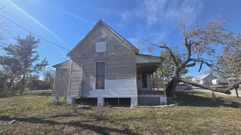 308 E Duncan Ave, Comanche, TX 76442 photo 4