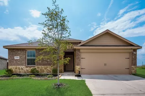 2439 Burkburnett Dr, Forney, TX 75126