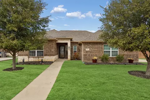 525 Meadow Springs Dr, Glenn Heights, TX 75154