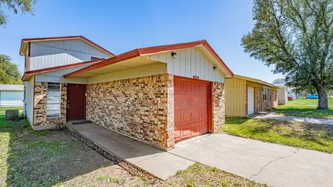 1852 Coral Rd, Pelican Bay, TX 76020