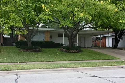 1815 John Smith Dr, Irving, TX 75061