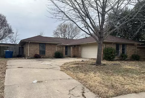7202 Lakeshore Dr, Rowlett, TX 75089