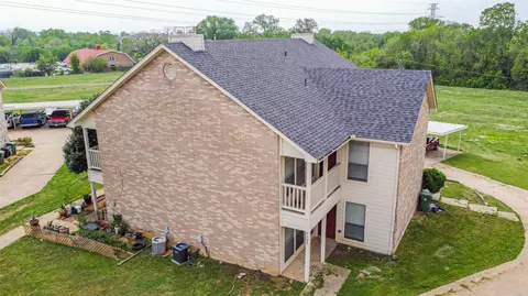 800 Treadwell Ct #800B, Hurst, TX 76053