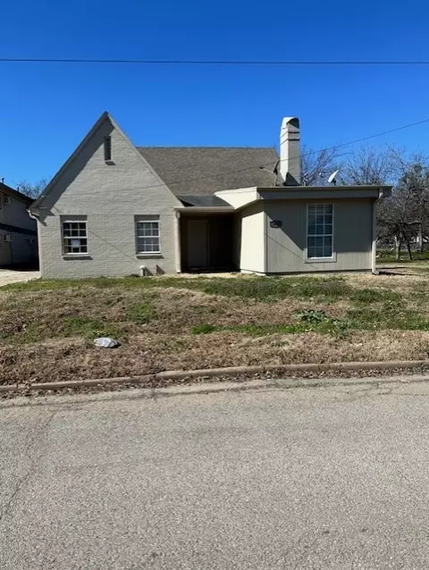1613 Campbell St #A, Commerce, TX 75428