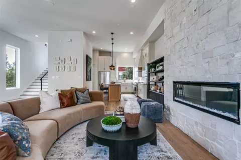 250 E Dallas Rd #121, Grapevine, TX 76051