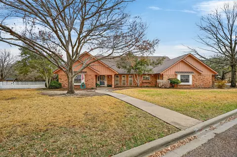 407 N Avenue Z, Clifton, TX 76634