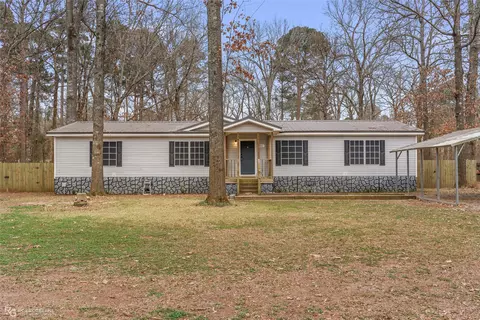 2011 Chelsy Dr, Benton, LA 71006