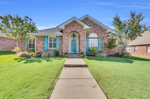 1301 Tad St, Ennis, TX 75119