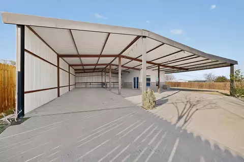 819 Hoss Rd, Sanger, TX 76266