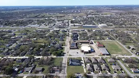 413 E 5th St, Ferris, TX 75125 photo 5