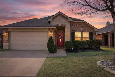 617 Blayke St, Burleson, TX 76028