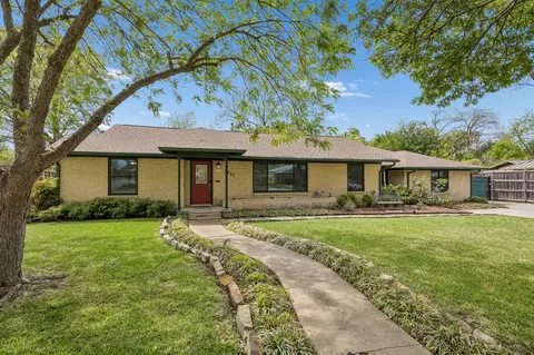 1131 Wicklow Dr, Dallas, TX 75218