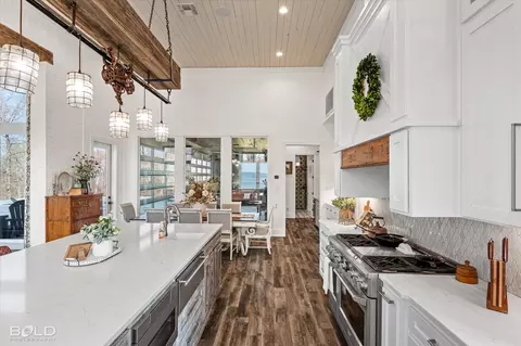 Kitchen - 5296 Linton Cutoff Rd, Benton, LA 71006 photo 5 of 5