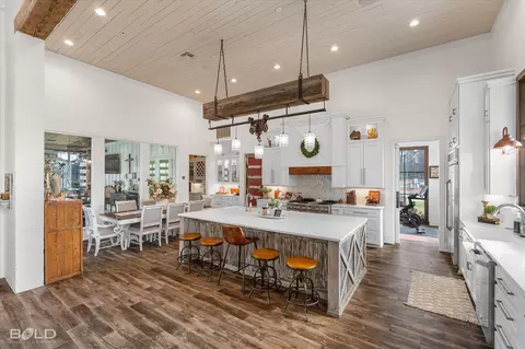 Kitchen - 5296 Linton Cutoff Rd, Benton, LA 71006 photo 3 of 5