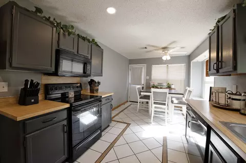 Kitchen - 1731 Doubletree Pl, Mesquite, TX 75149 photo 1 of 2