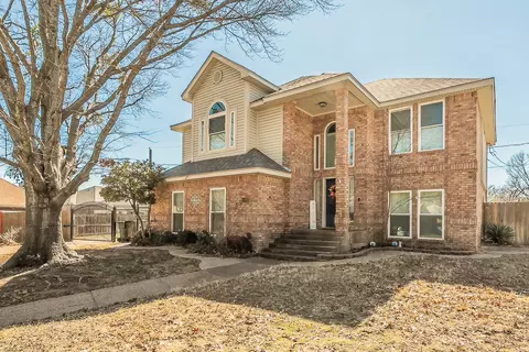 3820 Meadowmere Ln, Arlington, TX 76001