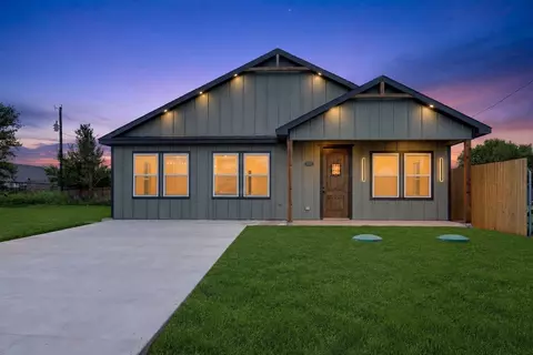2921 Blackjack Ln, Granbury, TX 76048