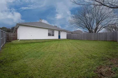 Exterior - 135 Jackson Dr, Terrell, TX 75160 photo 4 of 5