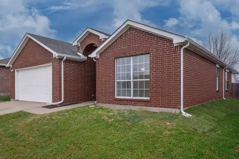 Exterior - 135 Jackson Dr, Terrell, TX 75160 photo 3 of 5