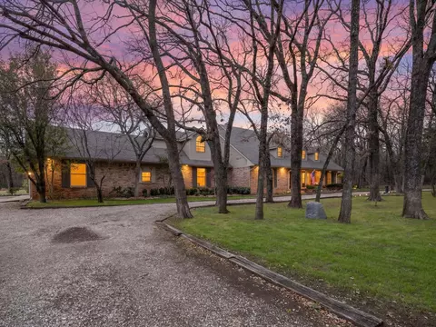 625 Estates Dr, Copper Canyon, TX 75077