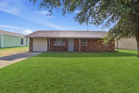 1836 Coral Rd, Pelican Bay, TX 76020