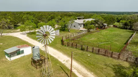5905 N Us Highway 281, Hamilton, TX 76531